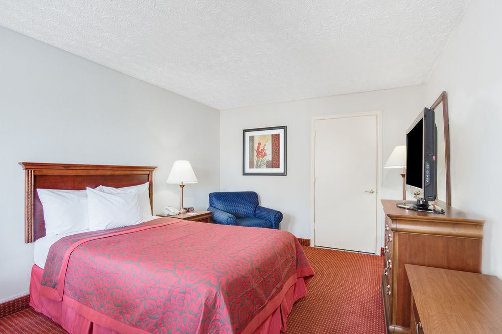 Days Inn By Wyndham Chester Exteriér fotografie